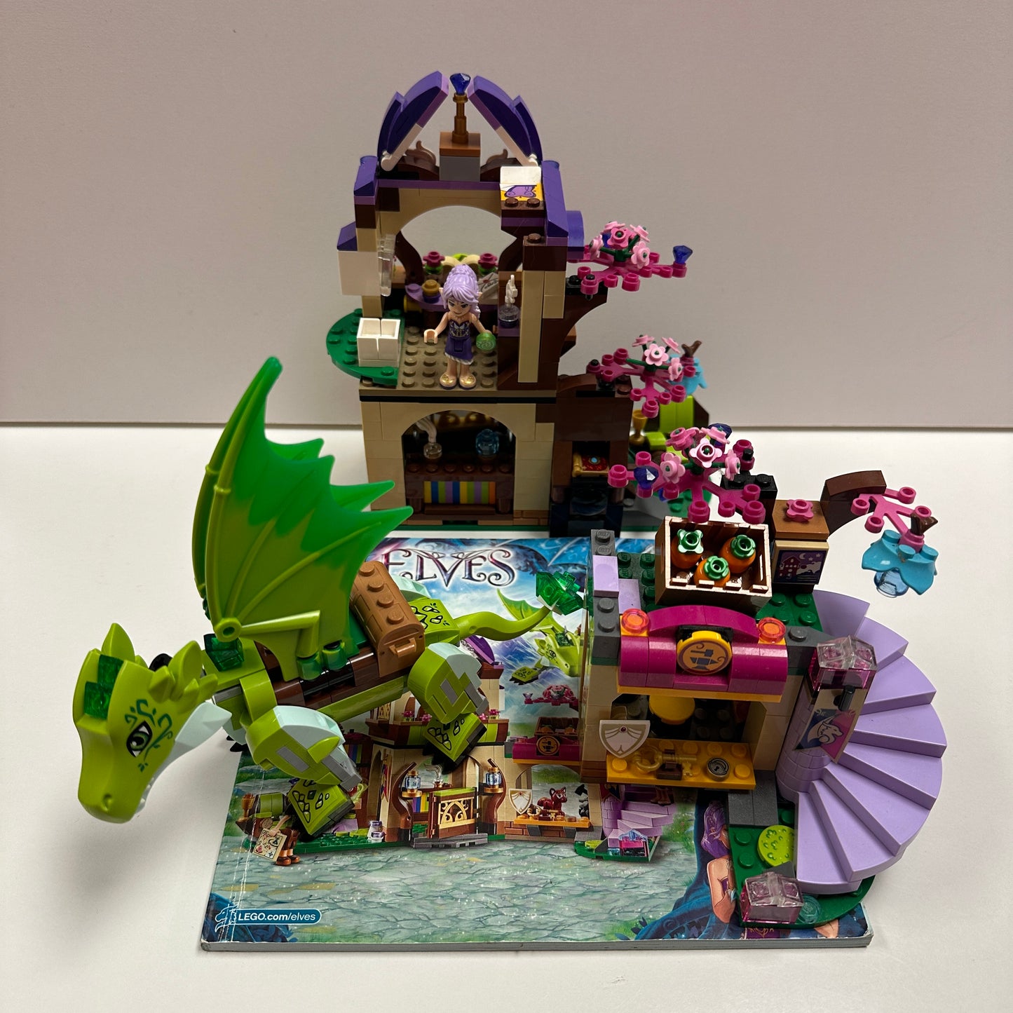 41176 The Secret Market Place