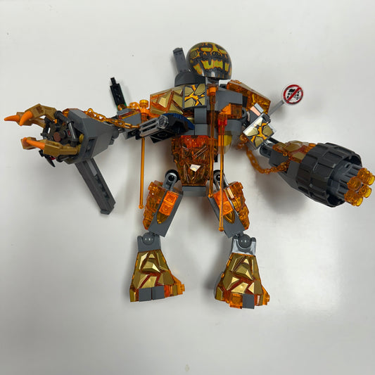 76128 Molten Man Battle