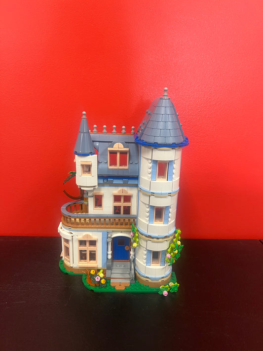 42638 Castle Bed and Breakfast *Build Only Set*