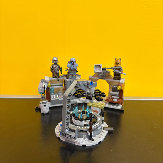 75319 The Armorer’s Mandalorian Forge *Prebuilt Set*