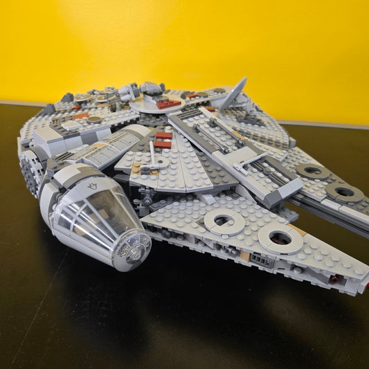 75257 Millennium Falcon